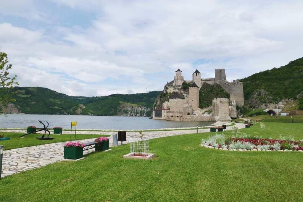 Apartment Rajic Golubac Luaran gambar